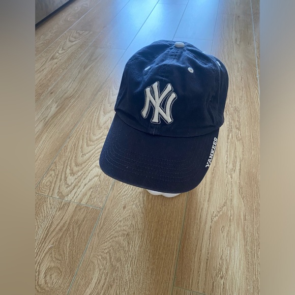 Womens vintage navy New York Yankees hat - Picture 3 of 5